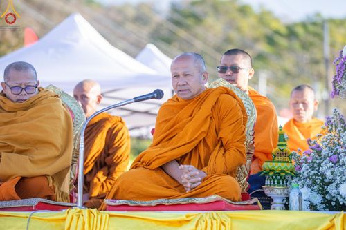 ภาพ No.187167:พิธีตักบาตรพระ ๕๐๐ รูป "สร้างบุญใหญ่ ส่งท้ายปีเก่า ต้อนรับปีใหม่ ๒๕๖๘" วันเสาร์ที่ ๒๘ ธันวาคม พ.ศ. ๒๕๖๗ ณ ถนนหน้าที่ว่าการอำเภอภูเรือ จังหวัดเลย