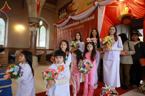 ภาพ No.172187:พิธีทอดกฐิน วัดพระธรรมกายสก็อตแลนด์ บูชาธรรม 80 ปี หลวงพ่อธัมมชโย โดยคณะศิษยานุศิษย์วัดพระธรรมกาย วันที่ 25 ตุลาคม พ.ศ. 2567