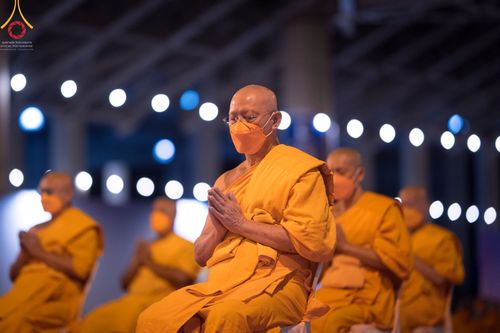 ภาพ No.67904:พิธีเจริญพระพุทธมนต์ จุดประทีปถวายเป็นพุทธบูชา และพิธีฉลองชัยสวดมนต์บทธรรมจักร 4,990,000,082 จบ เนื่องในวาระอายุวัฒนมงคลครบ 82 ปี หลวงพ่อทัตตชีโว ณ พระมหาธรรมกายเจดีย์ วัดพระธรรมกาย จ.ปทุมธานี วันพุธที่ 21 ธันวาคม พ.ศ. 2565