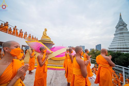 ภาพ No.119008:คณะพุทธบุตรธรรมยาตราร่วมปฏิบัติธรรม และถ่ายภาพหมู่ประวัติศาสตร์ ในโครงการธรรมยาตราฯ ปีที่ 12  วันที่ 25 มกราคม พ.ศ. 2567  ณ อาคารธรรมยาตรา กตัญญูบูชามหาปูชนียาจารย์  ตรงข้ามวัดปากน้ำภาษีเจริญ จ.กรุงเทพมหานคร