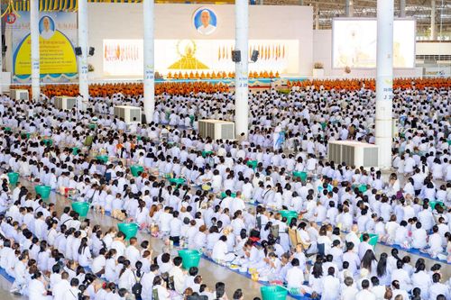 ภาพ No.263904:วันอาทิตย์ที่ 2 พฤศจิกายน พ.ศ. 2568 พิธีตักบาตรอาทิตย์ต้นเดือน ณ บ้านแก้วเรือนทองคุณยายฯ วัดพระธรรมกาย