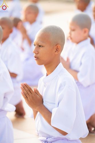 ภาพ No.214969:วันเสาร์ที่ 5 เมษายน พ.ศ. 2568 พิธีเวียนประทักษิณรอบพระมหาธรรมกายเจดีย์  พิธีวันทาเจดีย์ พิธีขอขมาและมอบผ้าไตร ในโครงการบรรพชาสามเณรฟื้นฟูพระพุทธศาสนาทั่วไทย , โครงการหน่อแก้วเปรียญธรรม รุ่นที่ 13 ,  โครงการสามเณรยุวธรรมทายาท รุ่นที่ 33 , โครงการสามเณรมั