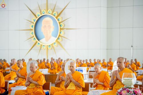 ภาพ No.247401:วันจันทร์ที่ 22 กันยายน พ.ศ. 2568 (วันพระ แรม 15 ค่ำ เดือน 10) พิธีบุพเปตพลี ครั้งที่ 170 ร่วมอุทิศบุญแด่หมู่ญาติที่ล่วงลับไปแล้ว และสืบทอดอายุพระพุทธศาสนา ณ หอฉันคุณยายอาจารย์ฯ วัดพระธรรมกาย