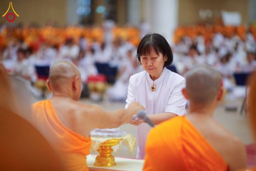 ภาพ No.237851:วันอาทิตย์ที่ 10 สิงหาคม พ.ศ. 2568 พิธีถวายไทยธรรมมุทิตาเปรียญธรรมและบาลีศึกษา ณ ห้องแก้วสารพัดนึก2 วัดพระธรรมกาย ปทุมธานี