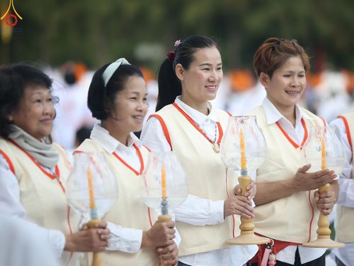 ภาพ No.202986:V.51 สารพัดV สารพัดดี ที่คลองบางนางแท่น ในโครงการธรรมยาตรา กตัญญูบูชา มหาปูชนียาจารย์ พระมงคลเทพมุนี(สด จนฺทสโร) พระผู้ปราบมาร อนุสรณ์สถาน 7 แห่ง ปีที่ 13 ระหว่างวันที่ 2-31 มกราคม พ.ศ. 2568