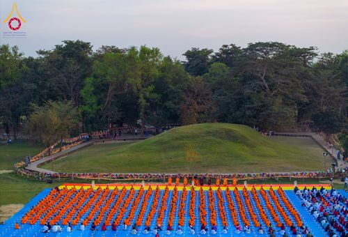 ภาพ No.132362:พิธีจุดโคมประทีปถวายเป็นพุทธบูชา ในโครงการบรรพชา 1,250 รูป ณ แดนประสูติ สวนลุมพินี ประเทศเนปาล วันที่ 17 มีนาคม พ.ศ. 2567