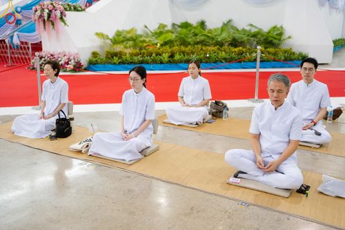 ภาพ No.159177:พิธีบูชาข้าวพระ ในวันอาทิตย์ต้นเดือน วันที่ 6 ตุลาคม พ.ศ. 2567 ณ สภาธรรมกายสากล วัดพระธรรมกาย