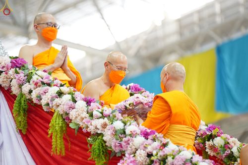 ภาพ No.77027:พิธีหล่อพระบรมพุทธเจ้า ในวันมาฆบูชา อาทิตย์ต้นเดือนที่ 6 มีนาคม พ.ศ. 2566 ณ วัดพระธรรมกาย จ.ปทุมธานี