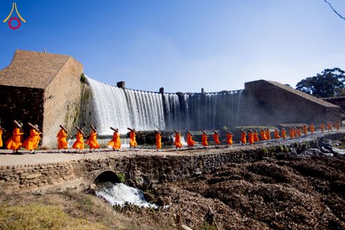 ภาพ No.232858:วันที่ 1 กรกฏาคม พ.ศ. 2568 Dhammayatra in South Africa 2025 ธรรมยาตราแอฟริกาใต้ — เส้นทางแห่งสติ สมาธิ และปัญญา ธรรมทายาทที่ได้อบรมโครงการบรรพชาอุปสมบทหมู่ครั้งที่ 2 ณ วัดพระธรรมกายโจฮันเนสเบิร์ก ประเทศแอฟริกาใต้