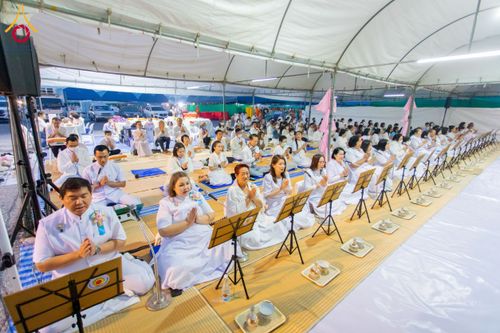 ภาพ No.200218:พิธีถวายภัตตาหารเป็นสังฆทาน แด่พระธรรมยาตรา ณ อนุสรณ์สถานบางปลา วัดบางปลา อำเภอบางเลน จังหวัดนครปฐม ในโครงการธรรมยาตรา กตัญญูบูชา มหาปูชนียาจารย์ พระมงคลเทพมุนี(สด จนฺทสโร) พระผู้ปราบมาร อนุสรณ์สถาน 7 แห่ง ปีที่ 13 วันที่ 23 มกราคม พ.ศ. 2568