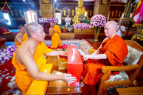 ภาพ No.224405:วันที่ 8 พฤษภาคม พ.ศ. 2568 พิธีถวายมหาสังฆทาน 101 วัด  บูชาธรรมอายุวัฒนมงคล 100 ปี สมเด็จอาชญาธรรมพระเจ้า สมเด็จพระสังฆราชแห่งคณะสงฆ์ไทยเขิน นครเชียงตุง ในนามพระครูบาไชยบูลย์ ธัมมชโย ณ วัดราชฐานหลวงเชียงยืน รัฐฉาน สาธารณรัฐแห่งสหภาพเมียนมา