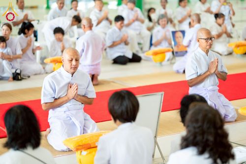 ภาพ No.244705:วันเสาร์ที่ 6 กันยายน พ.ศ. 2568 พิธีขอขมา-รับผ้าไตรของนาคธรรมทายาท โครงการอุปสมบทหมู่บูชาธรรมครบรอบ 108 ปี  วันครูผู้ค้นพบวิชชาธรรมกาย ณ โบสถ์พระไตรปิฎก วัดพระธรรมกาย