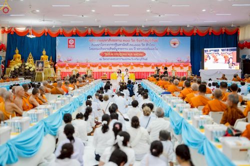 ภาพ No.233545:วันจันทร์ที่ 7 กรกฎาคม พ.ศ. 2568 จังหวัดบุรีรัมย์รวมใจ สัมมนาคณะสงฆ์ เพื่อฟื้นฟูพระพุทธศาสนา  โครงการทอดกฐินสามัคคีทั่วไทย 30,000 วัด ประจำปีพุทธศักราช 2568 และพิธีถวายมหาสังฆทาน 300 กว่าวัด โดยคณะศิษยานุศิษย์ บูชาธรรม 81 ปี หลวงพ่อธัมมชโย  ณ วัดกลาง พระ