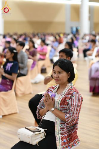 ภาพ No.196064:ผู้ว่าปทุมฯ เปิดงานวันครู ครั้งที่ 69 พ.ศ. 2568 จังหวัดปทุมธานี “เรียนดี มีความสุข : ครูไทยร่วมใจปฏิวัติการศึกษา เด็กฉลาดคิด ฉลาดทำ” ณ วัดพระธรรมกาย - รวมใจระลึกถึงพระคุณบูรพาจารย์ ยกย่องเชิดชูเกียรติผู้ประกอบวิชาชีพทางการศึกษาที่ประกอบคุณงามความดี 