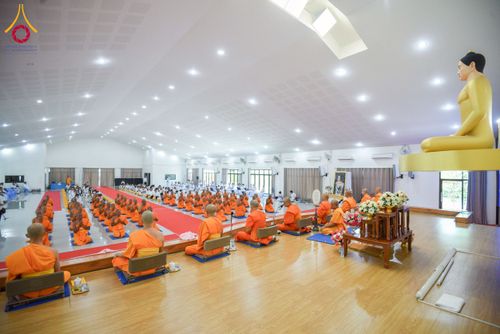 ภาพ No.278114:วันเสาร์ที่ 6 ธันวาคม พ.ศ. 2568 พิธีเวียนประทักษิณ ขอขมามอบผ้าไตร บรรพชาอุปสมบทหมู่ธรรมทายาท จำนวน 53 รูป โครงการอุปสมบทหมู่ รุ่นบูชาธรรมมหาปูชนียาจารย์ ประจำปี 2568 จังหวัดสระบุรี