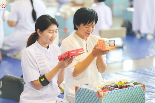 ภาพ No.240416:วันพุธที่ 27 สิงหาคม พ.ศ. 2568 พิธีตักบาตร ในวันธรรมชัย ณ วัดพระธรรมกาย จ.ปทุมธานี