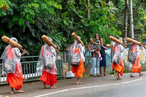 ภาพ No.140949:PhotoStory มหาศรัทธา ธรรมยาตราศรีลังกา EP.5 โครงการสยาม-ลังกา ธรรมยาตรา ฉลองเทศกาลวิสาขบูชาแห่งชาติ ศรีลังกา บูชาธรรม 80 ปีหลวงพ่อธัมมชโย เส้นทางจาก เมืองดัมบูลลา ไปยัง เมืองมาตะเล ตั้งแต่วันที่ 17-20 พฤษภาคม พ.ศ.2567