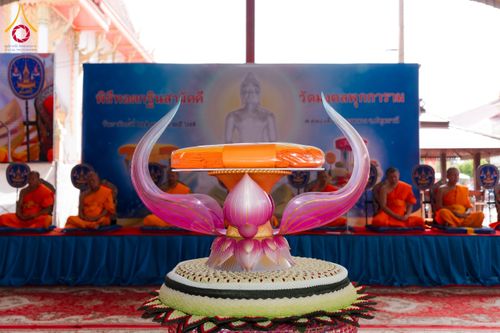 ภาพ No.170752:พิธีทอดกฐิน ณ วัดมงคลพุการาม ปทุมธานี ในโครงการกฐินสามัคคีทั่วไทย 30,000 วัด บูชาธรรม 80 ปี หลวงพ่อธัมมชโย โดยคณะศิษยานุศิษย์วัดพระธรรมกาย วันที่ 27 ตุลาคม พ.ศ. 2567