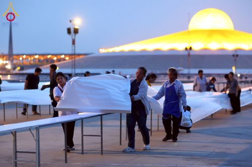 ภาพ No.217642:วันที่ 2-14 เมษายน พ.ศ. 2568 เจ้าหน้าที่เตรียมงานวันคุ้มครองโลก ชุดที่ 1 วัดพระธรรมกาย จ.ปทุมธานี