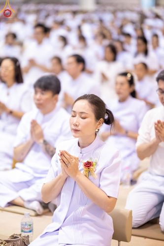 ภาพ No.188034:พิธีบูชาข้าวพระ วันขึ้นปีใหม่ 2568 ณ วัดพระธรรมกาย จ.ปทุมธานี วันที่ 1 มกราคม พ.ศ. 2568