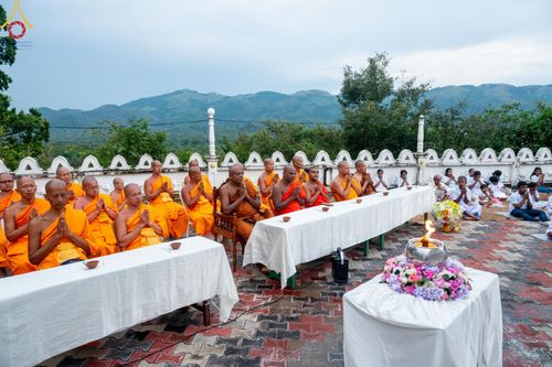 ภาพ No.141065:PhotoStory มหาศรัทธา ธรรมยาตราศรีลังกา EP.6 พิธีจุดวิสาขประทีป 6 วัด ถวายเป็น พุทธบูชา  โครงการสยาม-ลังกา ธรรมยาตรา  ฉลองเทศกาลวิสาขบูชาแห่งชาติ ศรีลังกา  บูชาธรรม 80 ปี หลวงพ่อธัมมชโย วันที่ 16 พฤษภาคม พ.ศ. 2567