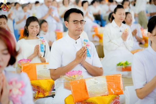 ภาพ No.177390:พิธีถวายภัตตาหารเมนูสวรรค์ และพิธีบุพเปตพลี ครั้งที่ 158 ร่วมอุทิศบุญแด่หมู่ญาติที่ล่วงลับไปแล้ว และสืบทอดอายุพระพุทธศาสนา ณ วัดพระธรรมกาย วันที่ 30 พฤศจิกายน พ.ศ.2567 (วันพระ แรม 15 ค่ำ เดือน 12)