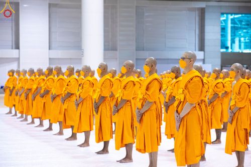 ภาพ No.101680:พิธีขอบรรพชา, พิธีขอสรณคมน์และศีล, พิธีถวายบาตร ในโครงการอุปสมบทหมู่ รุ่นบูชาธรรมมหาปูชนียาจารย์ ณ วัดพระธรรมกาย วันที่ 9 ธันวาคม พ.ศ. 2566