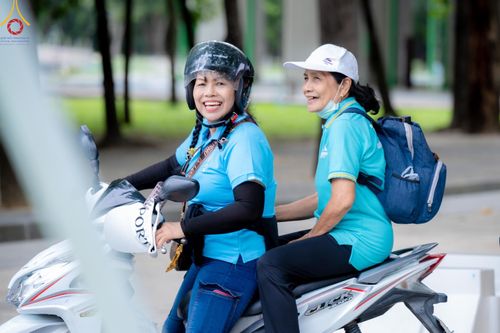 ภาพ No.145974:ชมรมจิตอาสาอนุรักษ์สิ่งแวดล้อม รับบุญทำความสะอาดบริเวณโบสถ์พระไตรปิฎก วัดพระธรรมกาย จ.ปทุมธานี วันที่ 25 กรกฎาคม พ.ศ. 2567