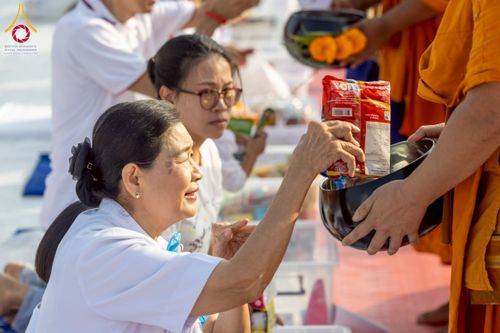 ภาพ No.230173:วันเสาร์ที่ 28 มิถุนายน พ.ศ. 2568 พิธีถวายสังฆทาน 323 วัด 4 จังหวัดชายแดนใต้ ปีที่ 21 ครั้งที่ 178 พิธีมอบกองทุนหนุนแรงใจช่วยครูใต้ ปีที่ 18 ครั้งที่ 142 ณ ศูนย์อบรมเยาวชนจังหวัดปัตตานี