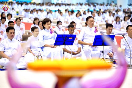 ภาพ No.277159:วันอาทิตย์ที่ 7 ธันวาคม พ.ศ. 2568 พิธีบูชาข้าวพระ ณ สภาธรรมกายสากล วัดพระธรรมกาย