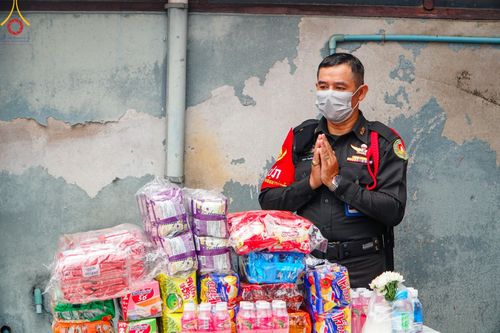 ภาพ No.146260:ตักบาตรพระ 1,384 รูป ทำบุญเมืองฝางครบรอบ 1,383 ปี ถวายเป็นพระราชกุศลแด่พระบาทสมเด็จพระเจ้าอยู่หัว เนื่องในโอกาสพระราชพิธีมหามงคล เฉลิมพระชนมพรรษา 6 รอบ 72 พรรษา วันเสาร์ที่ 27 กรกฎาคม พ.ศ.2567  ณ ถนนหน้าที่ว่าการอำเภอฝาง จ.เชียงใหม่