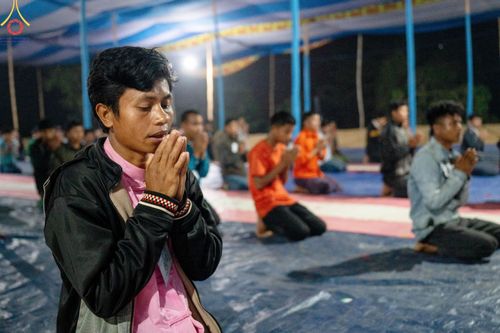 ภาพ No.127614:Photo Story ปฐมบรรพชาชาวพุทธมาร์มา Episode 2/5 วันที่ 6-7 กุมภาพันธ์ พ.ศ. 2567  โครงการบรรพชาครั้งประวัติศาสตร์ แห่งเทือกเขาจิตตะกอง  ครั้งแรกของชาวพุทธมาร์มา บังกลาเทศ บูชาธรรม 80 ปีหลวงพ่อธัมมชโย ณ วัดธัมจักร อรัญกุฏิ เมืองรัมการ์ คาร์กาชารี บังกลาเทศ