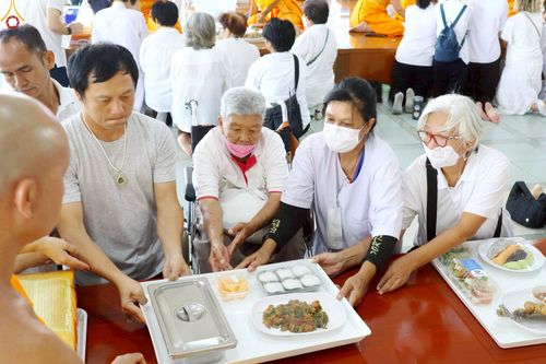 ภาพ No.237973:วันเสาร์ที่ 9 สิงหาคม พ.ศ. 2568 (วันพระ ขึ้น 15 ค่ำ เดือน 9) พิธีบุพเปตพลี ครั้งที่ 168 ร่วมอุทิศบุญแด่หมู่ญาติที่ล่วงลับไปแล้ว และสืบทอดอายุพระพุทธศาสนา ณ หอฉันคุณยายอาจารย์ฯ วัดพระธรรมกาย