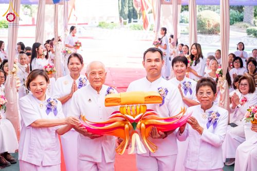 ภาพ No.179860:พิธีทอดกฐินบรมจักรพรรดิ สร้างอุโบสถ 80 ปี บูชาธรรมหลวงพ่อธัมมชโย ณ วัดพระธรรมกายแคลิฟอร์เนีย ประเทศสหรัฐอเมริกา วันอาทิตย์ที่ 10 พฤศจิกายน พ.ศ. 2567
