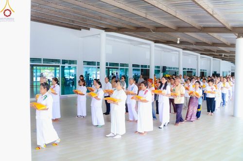 ภาพ No.186475:พิธีตัดปอย ปลงผม เวียนประทักษิณ  มอบบาตรผ้าไตร ขอขมาผู้ปกครอง และพิธีบรรพชาอุปสมบท  โครงการอุปสมบทหมู่บูชาธรรมมหาปูชนียาจารย์  ประจำปี 2567 ณ ศูนย์ปฏิบัติธรรมภาคใต้และวัดคงคาเลียบ อ.บางกล่ำ จ.สงขลา วันอาทิตย์ที่ 8 ธันวาคม พ.ศ. 2567