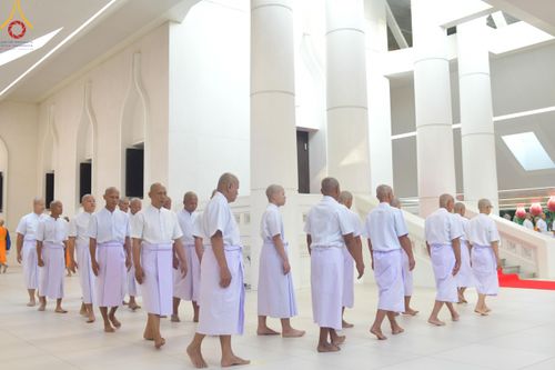 ภาพ No.199688:โครงการอุปสมบทหมู่บูชาธรรม 116 ปี คุณยายอาจารย์มหารัตนอุบาสิกาจันทร์ ขนนกยูง โครงการอุปสมบทหมู่ธรรมทายาท ระดับอุดมศึกษา รุ่นที่ 51 ภาคฤดูหนาว  ณ โบสถ์พระไตรปิฏก วัดพระธรรมกาย จ.ปทุมธานี  วันที่ 11 มกราคม พ.ศ. 2568 โดยมีพระครูปลัดรัตนวีรวัฒน์ เจ้าอาวาสวัด