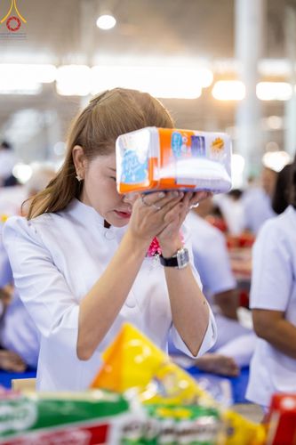 ภาพ No.207251:พิธีตักบาตร และปฏิบัติธรรมช่วงสาย ในวันมาฆบูชา วันพุธที่ 12 กุมภาพันธ์ พ.ศ. 2568 ณ วัดพระธรรมกาย จังหวัดปทุมธานี