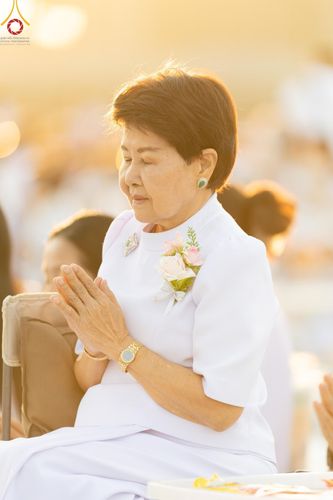 ภาพ No.187753:พิธีตักบาตรฉลองพระใหม่ ต้อนรับพุทธศักราช 2568 ณ ลานธรรมพระมหาธรรมกายเจดีย์ วัดพระธรรมกาย จ.ปทุมธานี วันที่ 1 มกราคม พ.ศ. 2568