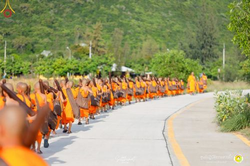 ภาพ No.222166:วันที่ 26-27 เมษายน พ.ศ. 2568 ศูนย์ปฏิบัติธรรมสวนผึ้ง ร่วมกับ ธุดงค์คสถานประจวบคีรีขันธ์ และวัดอ่าวน้อย  จัดกิจกรรมเดินธรรมยาตรา ตักบาตรข้าวสารอาหารแห้ง และจุดประทีปถวายเป็นพุทธบูชา ณ วัดอ่าวน้อย จ.ประจวบคีรีขันธ์