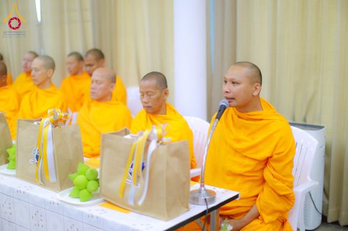 ภาพ No.197575:พิธีถวายสังฆทานคณะสงฆ์ 2 นิกายเชื่อมสัมพันธ์ไทย-เกาหลี วันอาทิตย์ที่ 5 มกราคม พ.ศ. 2568 ณ อาคารชมรมภาวนารักษ์ วัดพระธรรมกาย อำเภอคลองหลวง จังหวัดปทุมธานี