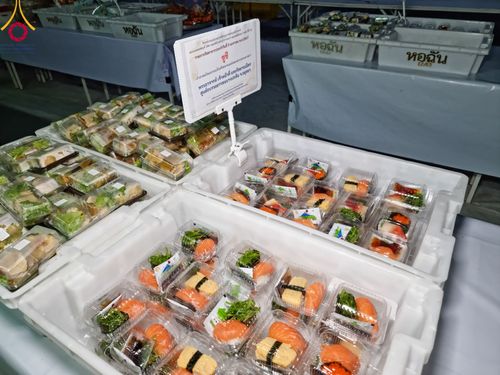 ภาพ No.109018:พิธีถวายภัตตาหารเป็นสังฆทาน แด่คณะพระธรรมยาตราฯ ในโครงการธรรมยาตรากตัญญูบูชา มหาปูชนียาจารย์ พระมงคลเทพมุนี(สด จนฺทสโร) พระผู้ปราบมาร อนุสรณ์สถาน 7 แห่ง ปีที่ 12 วันที่ 9 มกราคม พ.ศ. 2567 ณ อนุสรณ์สถานคลองบางนางแท่น  อ.สามพราน จ.นครปฐม