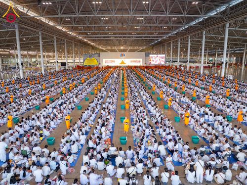 ภาพ No.209350:วันอาทิตย์ที่ 2 มีนาคม พ.ศ. 2568 พิธีตักบาตร ข้าวสารอาหารแห้ง ณ บ้านแก้วเรือนทองคุณยายฯ สภาธรรมกายสากล วัดพระธรรมกาย