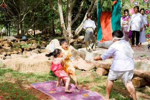 ภาพ No.234232:พิธีมุทิตาสักการะ "พระสิริรัตนเมธี" เจ้าคณะจังหวัดเลย ,พิธีถวายไทยธรรม ๙ วัด และพิธีทอดผ้าป่าเพื่อสร้างทุกสิ่ง  ในวาระทำบุญครบรอบ ๑๐ ปี ณ ศูนย์ปฏิบัติธรรมแก้วภูเรือ อ.ภูเรือ จ.เลย