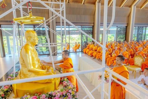 ภาพ No.249201:วันที่ 20 กันยายน พ.ศ. 2568 พิธีประดิษฐานรูปหล่อหลวงปู่วัดปากน้ำ ภาษีเจริญ ณ วิหารพระมงคลเทพมุนี (สด จนฺทสโร) ศูนย์ปฏิบัติธรรมภูเก็ต จ.ภูเก็ต