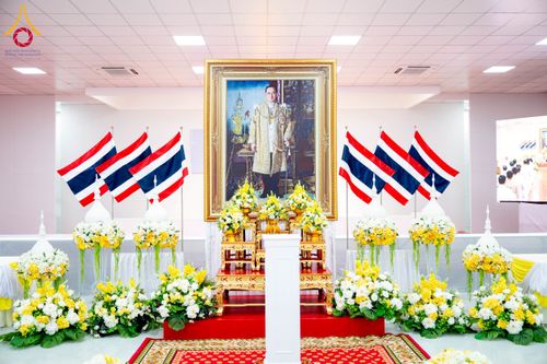 ภาพ No.276033:วันที่ 5 ธันวาคม พ.ศ. 2568 พสกนิกรอำเภอคลองหลวง พร้อมใจบำเพ็ญกุศลอุทิศถวาย “ในหลวงรัชกาลที่ 9” น้อมรำลึกในพระมหากรุณาธิคุณ เนื่องในวันคล้ายวันพระบรมราชสมภพ วันชาติ และวันพ่อแห่งชาติ ณ อาคารปลูกศรัทธา 2 วัดพระธรรมกาย อำเภอคลองหลวง จังหวัดปทุมธานี