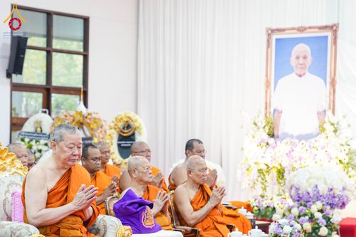 ภาพ No.315160:วันจันทร์ที่ 23 มีนาคม พ.ศ. 2569 พิธีบำเพ็ญกุศล คุณพ่อณรงค์ จินตมากุล  สิริอายุ 99 ปี 11 เดือน โยมบิดา พระครูปลัดรัตนวีรวัฒน์ (รังสฤษดิ์ อิทฺธิจินตโก) ที่ปรึกษาเจ้าคณะจังหวัดปทุมธานี เจ้าอาวาสวัดพระธรรมกาย  ณ ห้องปลูกศรัทธา 2 วัดพระธรรมกาย ปทุมธานี