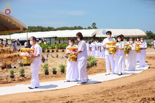 ภาพ No.76211:พิธีกลั่นแผ่นดินสร้างมหาเจดีย์ปัตตานี , พิธีตักบาตรแด่พระภิกษุสงฆ์ 159 รูป ,  พิธีทอดผ้าป่า , พิธีโปรยรัตนชาติ ,  พิธีจุดประทีปถวายเป็นพุทธบูชา ณ ศูนย์อบรมเยาวชนปัตตานี จ.ปัตตานี วันอาทิตย์ที่ 5 กุมภาพันธ์ พ.ศ.2566