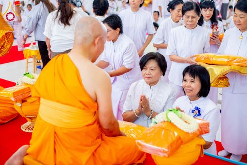 ภาพ No.223758:วันอาทิตย์ที่ 11 พฤษภาคม พ.ศ. 2568 พิธีอุปสมบทสามเณรเปรียญธรรมอุปสมบทอุทิศชีวิต 9 รูป อุบาสก 1 ท่าน ณ อุโบสถพระไตรปิฏกวัดพระธรรมกาย