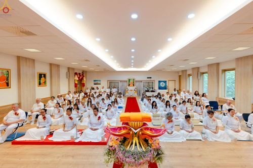 ภาพ No.254111:วันที่ 12 ตุลาคม พ.ศ. 2568 พิธีทอดกฐินวัดพระธรรมกายบูโรส ประเทศสวีเดน