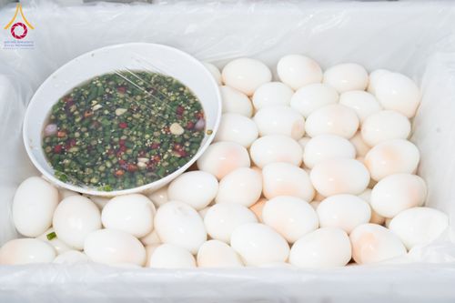 ภาพ No.192557:พิธีถวายภัตตาหารเป็นสังฆทาน แด่พระธรรมยาตรา ณ อนุสรณ์สถานคลองบางนางแท่น อ.สามพราน จ.นครปฐม ในโครงการธรรมยาตรา กตัญญูบูชา มหาปูชนียาจารย์ พระมงคลเทพมุนี(สด จนฺทสโร) พระผู้ปราบมาร อนุสรณ์สถาน 7 แห่ง ปีที่ 13 วันที่ 10 มกราคม พ.ศ. 2568